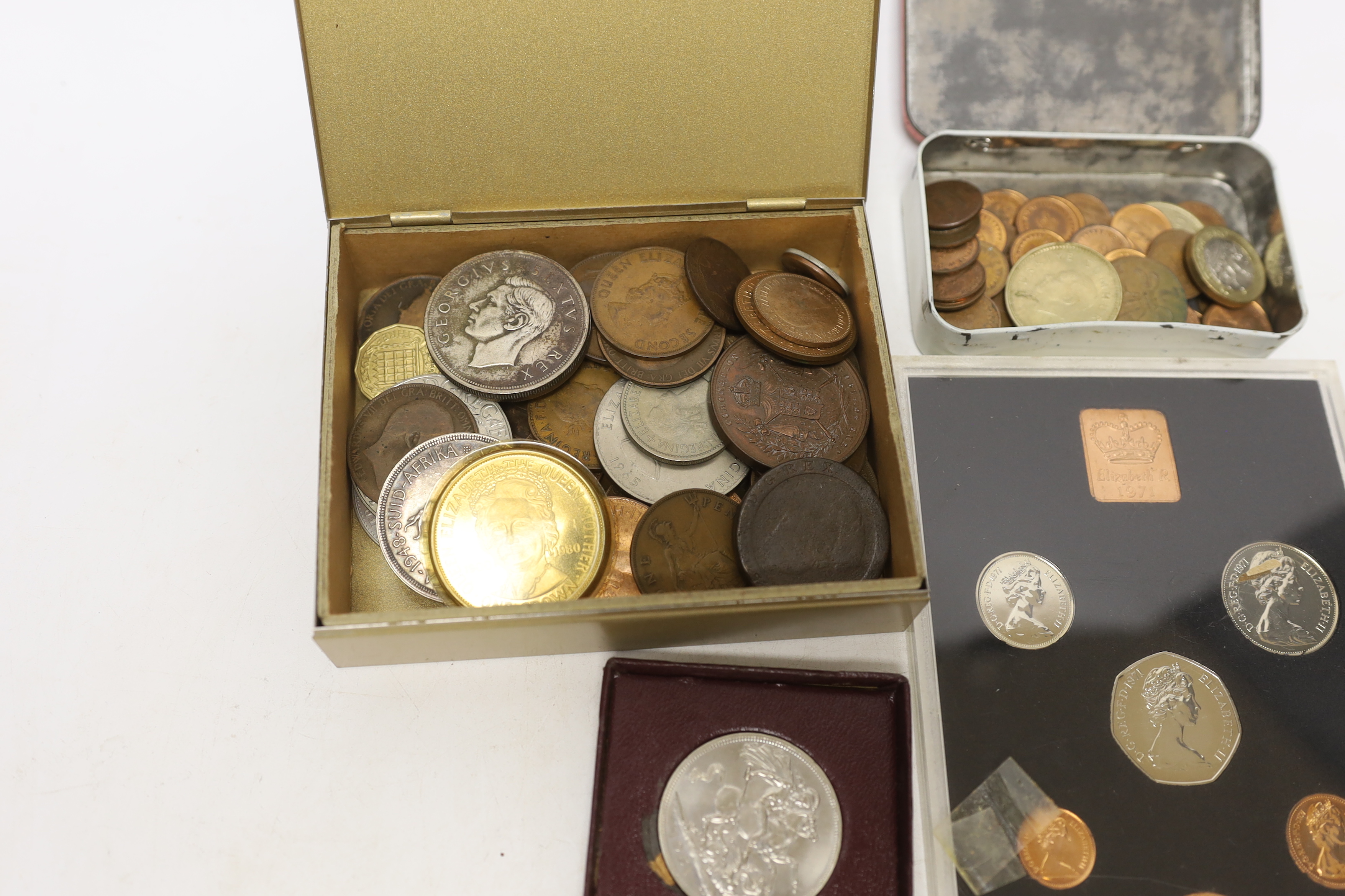 British and World coinage, to include a William IV fourpence 1836 South Africa five shillings 1948, five shillings 1952, and Edward and Alexandra commemorative medal 1902 etc